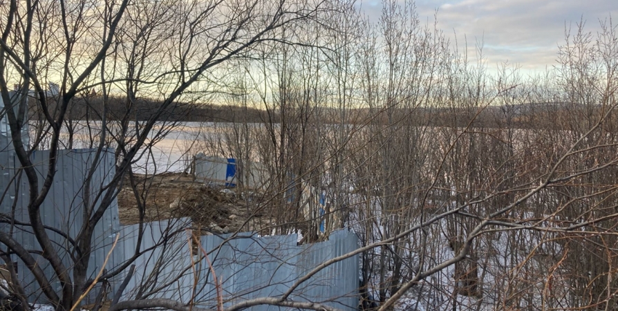 В Мурманске приступили к работам по благоустройству территории у озера Среднее В Мурманске приступили к работам по благоустройству территории у озера Среднее